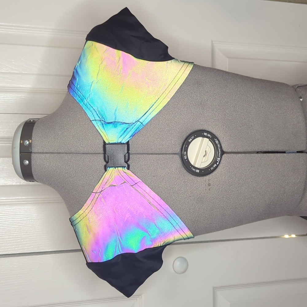 Holographic bolero/top